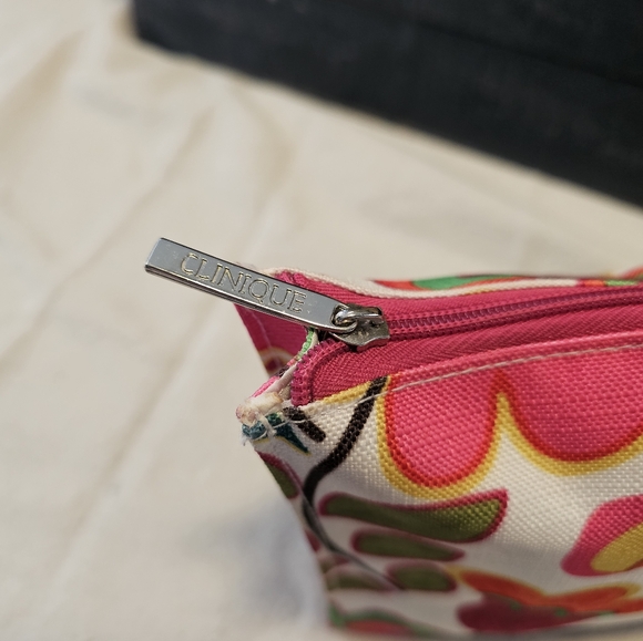 Clinique Cosmetic Makeup Bag 8”x6” Daisy Floral Pattern Travel Beach - Picture 8 of 14